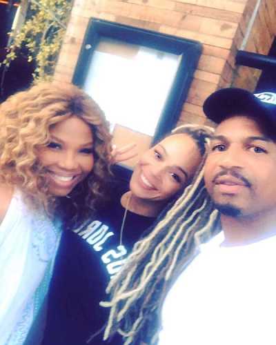 Stevie J. and Faith Evans Snap a Pic with Mona Scott-Young and Fans ‘Smell a Spin Off’ Stevie J. and Faith Evans Snap a Pic with Mona Scott-Young and Fans ‘Smell a Spin Off’